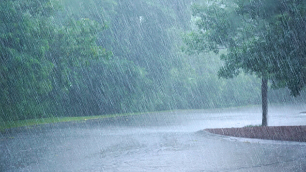 Starker Regen und Hagel