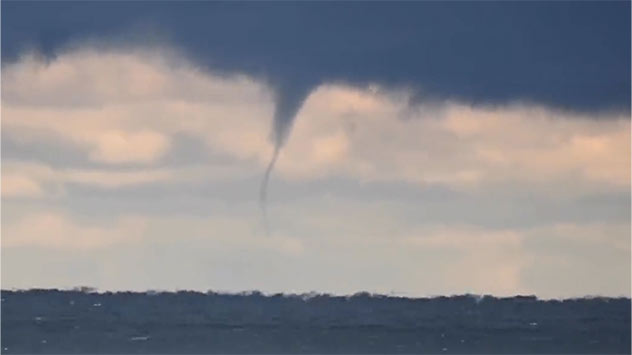 Jonas Hinderer Waterspout over Lake Erie