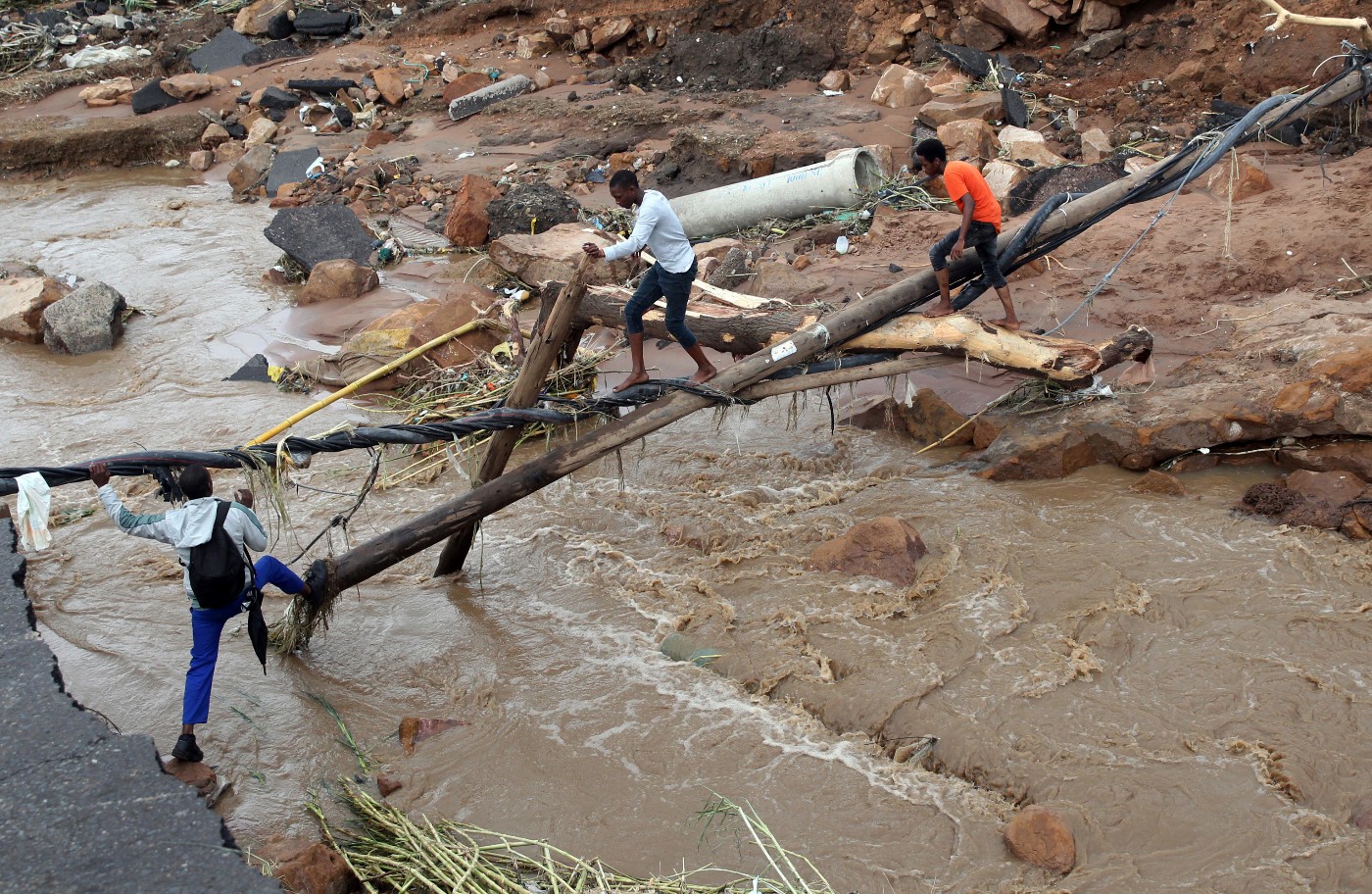 At least 500 killed: Flooding and mudslides in South Africa – Weather News