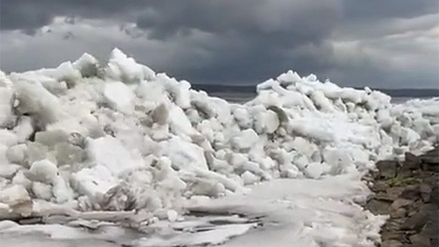 Eis-Tsunami am Oneida Lake im US-Bundesstaat New York