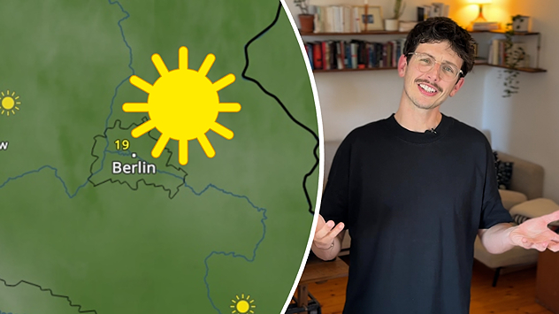 Links ist ein Ausschnitt einer Wetterkarte mit dem Raum Berlin zu sehen. Ein großes Sonnensymbol steht über der Region, daneben wird eine Temperatur von 19 Grad angezeigt. Die Karte deutet auf freundliches und sonniges Wetter hin. Rechts steht ein Mann mit Brille und schwarzem T-Shirt in einer gemütlichen Wohnung. Er lächelt in die Kamera und hebt mit offenen Händen die Schultern, als würde er etwas erklären. Im Hintergrund sind ein Bücherregal, Pflanzen und eine eingeschaltete Lampe zu sehen.