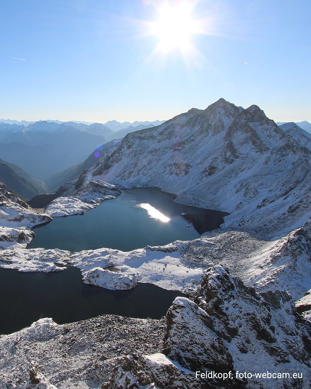 Besneeuwd berglandschap in de Alpen