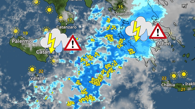 Die Wetterkarte zeigt starke Gewitter mit Unwetterwarnungen über Süditalien und Griechenland. Zahlreiche Blitze sind über dem Mittelmeer eingezeichnet.