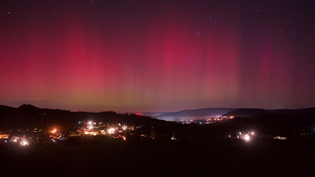 Hier in Kittelsthal mit Blick Richtung Eisenach in Thüringen ist das Leuchten gut zu erkennen.