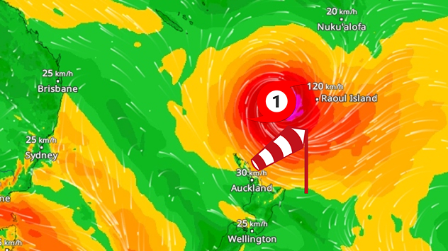 Kort med vindradar over en tropisk storm ved New Zealand. Et tydeligt stormcenter med høje vindhastigheder. New Zealand ligger syd for systemet.