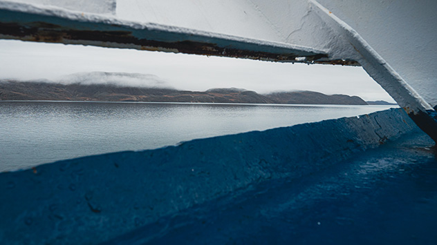 Schiffslack ist eine große Emissionsquelle von Mikroplastik im Meer.