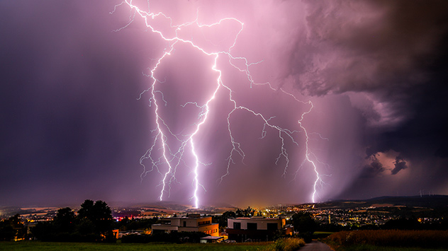 © Ahmad Alahdab Blitznacht Westen