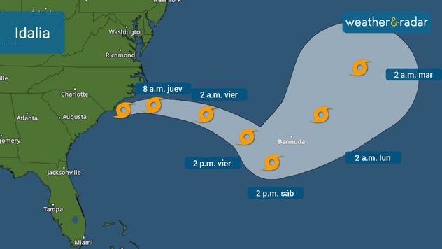 Trayectoria de Idalia emitida por el CNH el jueves por la mañana.