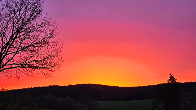 Intensive Morgendämmerung über Schleiz