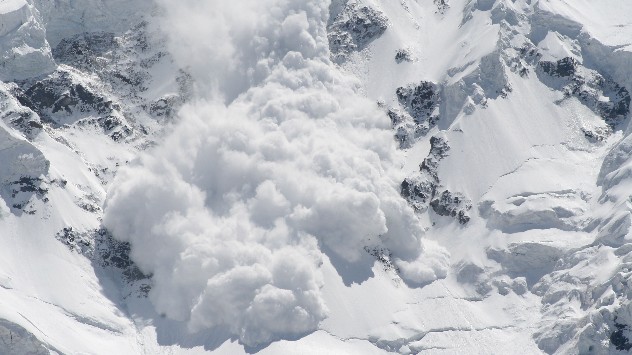 Grosse Lawine bei Mont Blanc