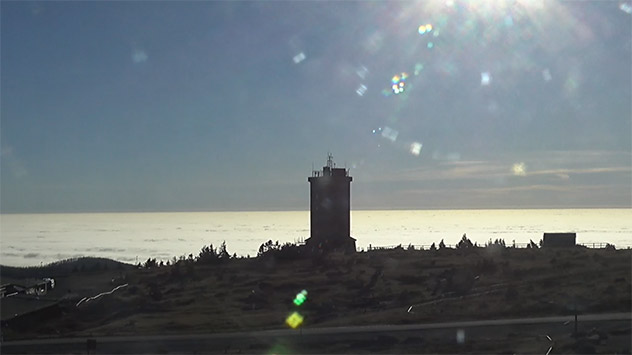 Webcam-Bild vom Brocken mit Blick auf das Nebelmeer rundherum