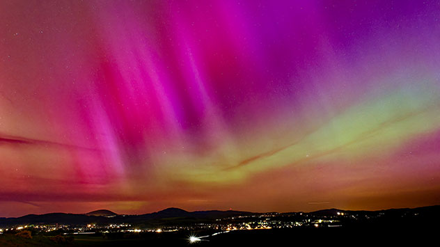 In der Nacht vom 10. auf den 11. Mai leuchten die Polarlichter bis zu den Alpen und darüber hinaus. 