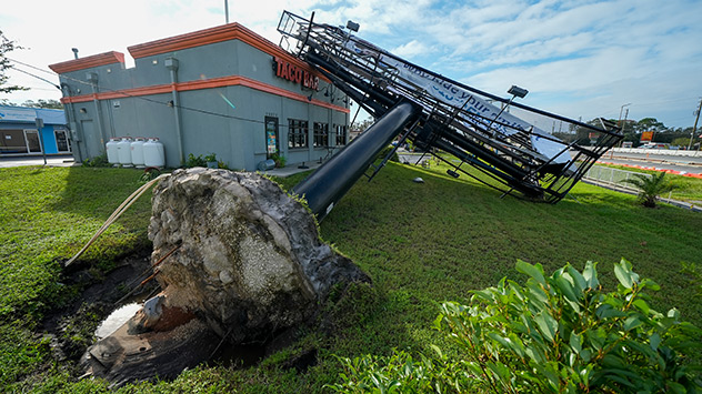 Umgerissene Anzeigentafel in Clearwater, Florida