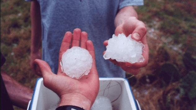 Tennisballgroßer Hagel 