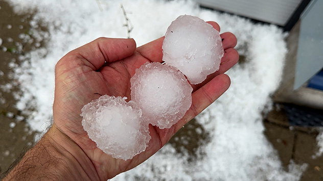 Riesiger Hagel im Landkreis Böblingen