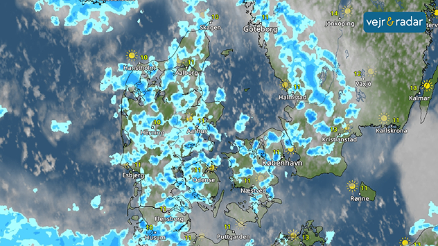VejrRadar over Danmark med mange spredte regnbyger og ustadigt vejr i hele landet.