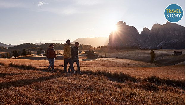 Wanderer bei Sonnenaufgang. (c) IDM SÃ¼dtirol/Andreas Mierswa