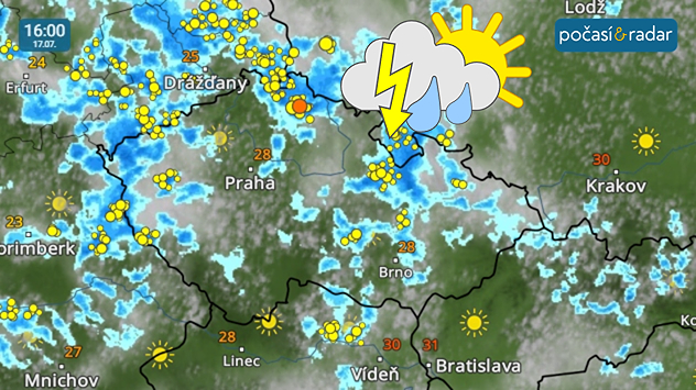 Meteoradar, screenshot, 17. 7. 16:00: V pátek bude přes Česko od západu studená fronta, která o sobě dá vědět i zvětšenou oblačností a poměrně četným výskytem přeháněk a bouřek.